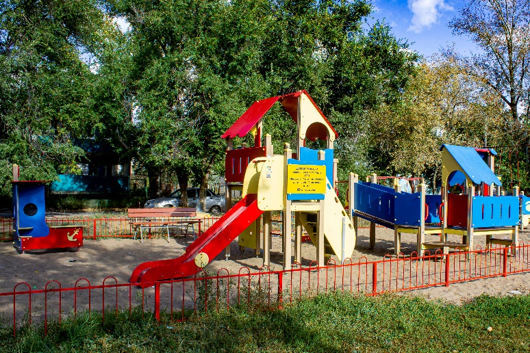 Детская площадка в поселке Заволжский